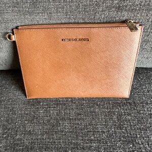 Michael Kors Pouch